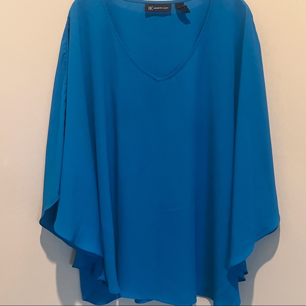 INC Caped Sleeve Blouse. Beautiful and Flowing. Size Large